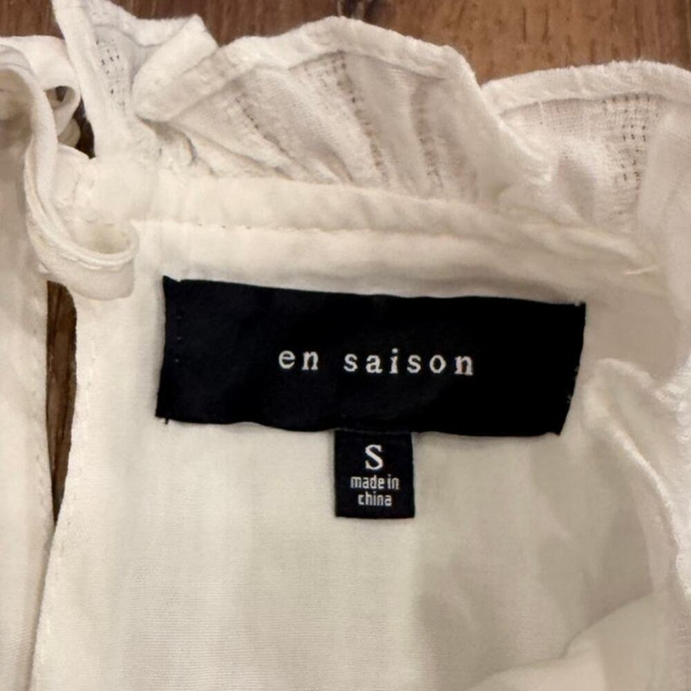 En Saison White Textured Ruffle Neck Long Sleeve Mini Dress Small - Picture 10 of 14